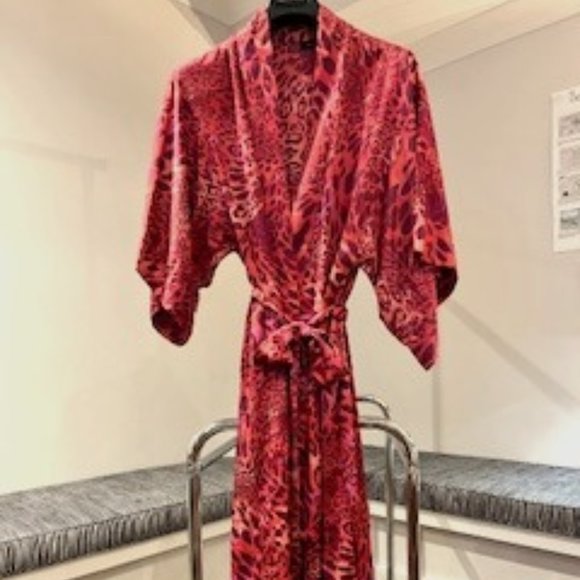 Natori Robe - Large - Picture 1 of 6